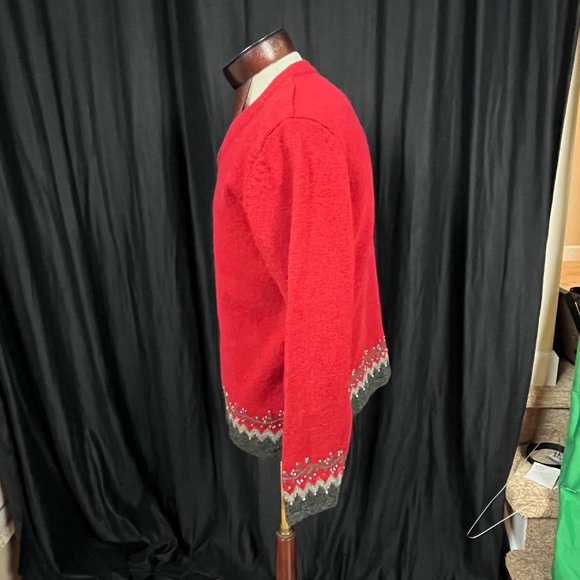 Woolrich Womens V Neck Embroidered  Red Gray Pullover Sweater Size Large - READ - Picture 2 of 8